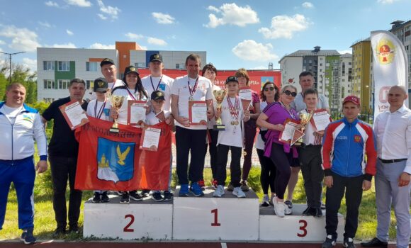 В Новоусманском районе прошел фестиваль ГТО среди семейных команд. В этот день на старт вышли 12 семей, чтобы продемонстрировать свои умения в выполнении нормативов комплекса ГТО..